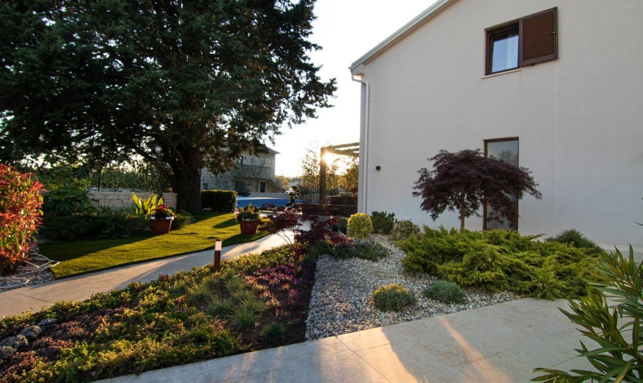 Villa Caprice - Krk Milohnici Ngoại thất bức ảnh