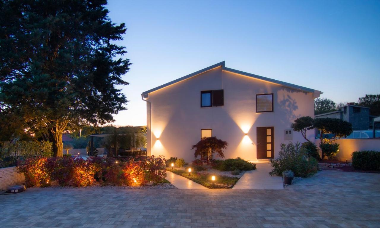 Villa Caprice - Krk Milohnici Ngoại thất bức ảnh