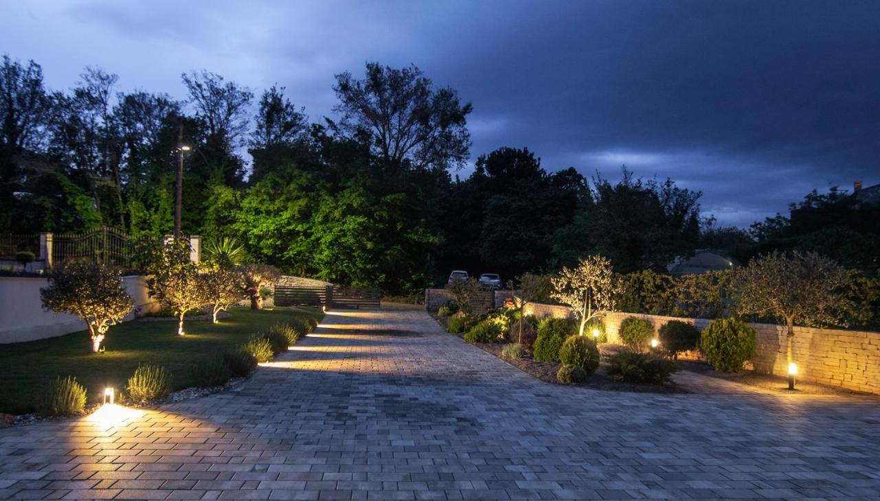 Villa Caprice - Krk Milohnici Ngoại thất bức ảnh