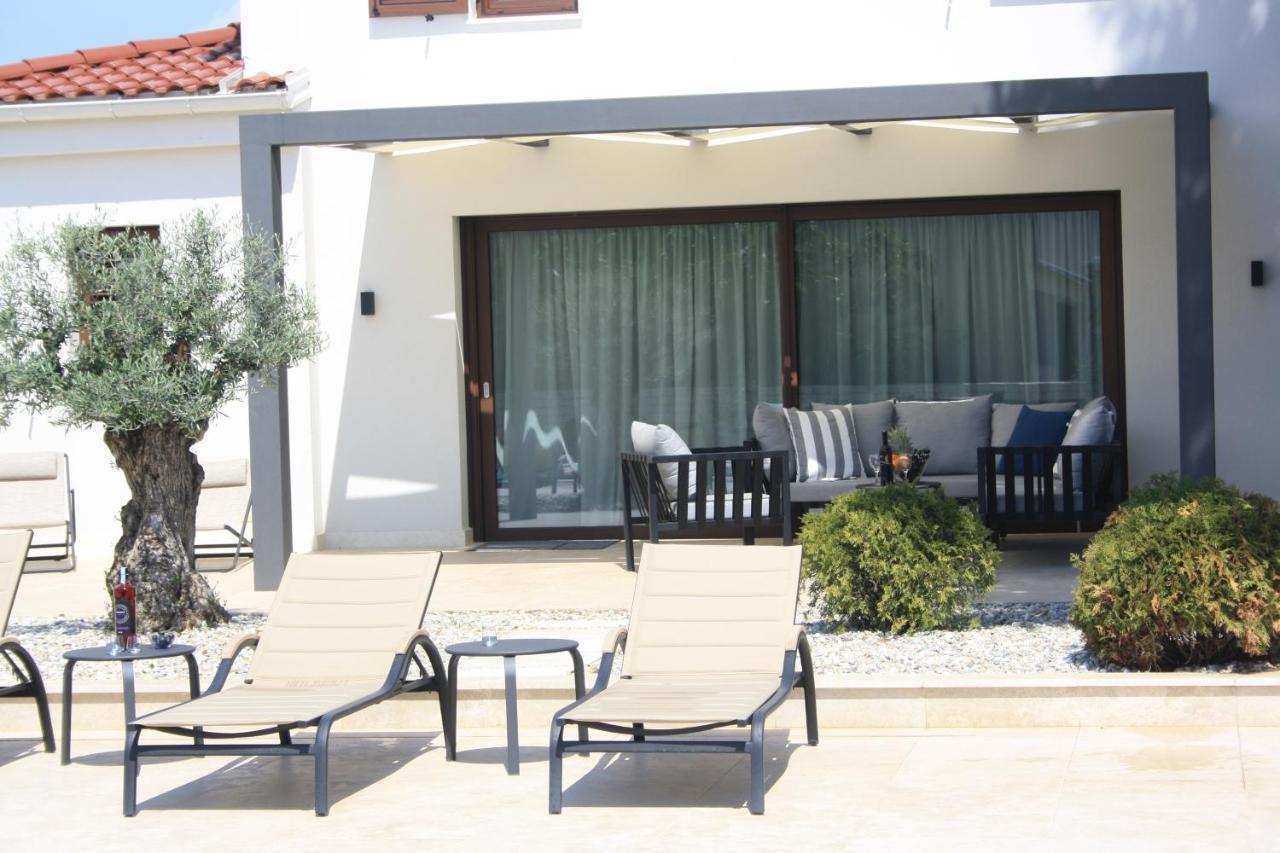 Villa Caprice - Krk Milohnici Ngoại thất bức ảnh